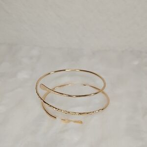 Elegant Gold Spiral bicep Bracelet